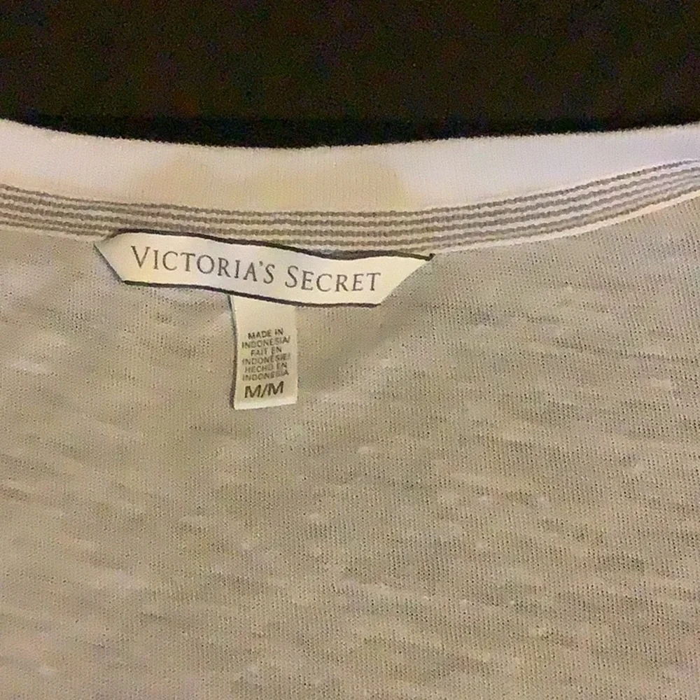 Not so basic white tee! - Picture 2 of 6